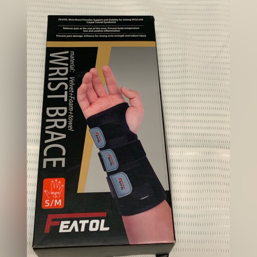 Wrist Brace for Carpal Tunnel, Adjustable Wrist Support Brace with Splints. NEW